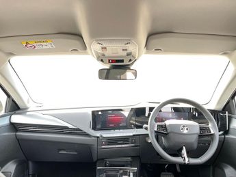 Vauxhall Astra Electric 54kwh Design Hatchback 5dr Electric Auto (156 Ps)