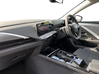 Vauxhall Astra Electric 54kwh Design Hatchback 5dr Electric Auto (156 Ps)