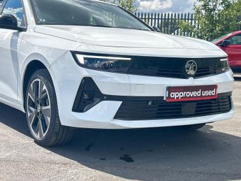 Vauxhall Astra Electric 54kwh Design Hatchback 5dr Electric Auto (156 Ps)