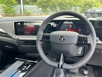 Vauxhall Astra Electric 54kwh Design Hatchback 5dr Electric Auto (156 Ps)