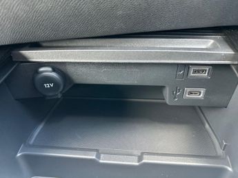 Vauxhall Astra Electric 54kwh Design Hatchback 5dr Electric Auto (156 Ps)