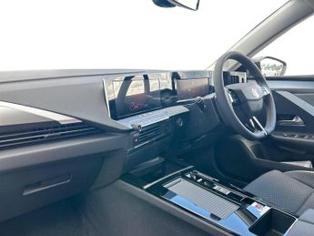 Vauxhall Astra Electric 54kwh Design Hatchback 5dr Electric Auto (156 Ps)