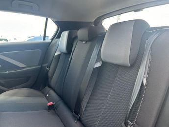 Vauxhall Astra Electric 54kwh Design Hatchback 5dr Electric Auto (156 Ps)