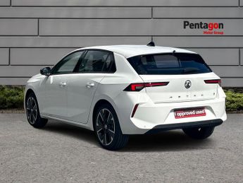 Vauxhall Astra Electric 54kwh Design Hatchback 5dr Electric Auto (156 Ps)