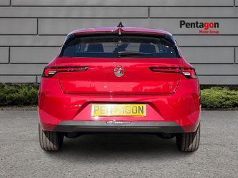 Vauxhall Astra Electric 54kwh Design Hatchback 5dr Electric Auto (156 Ps)