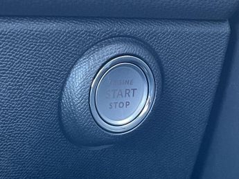 Vauxhall Astra Electric 54kwh Design Hatchback 5dr Electric Auto (156 Ps)