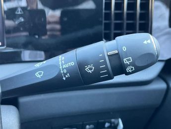 Vauxhall Astra Electric 54kwh Design Hatchback 5dr Electric Auto (156 Ps)