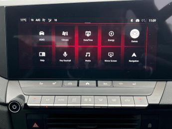 Vauxhall Astra Electric 54kwh Ultimate Sports Tourer 5dr Electric Auto (156 Ps)
