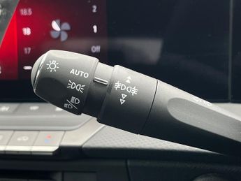 Vauxhall Astra Electric 54kwh Ultimate Sports Tourer 5dr Electric Auto (156 Ps)