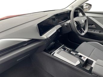 Vauxhall Astra Electric 54kwh Design Hatchback 5dr Electric Auto (156 Ps)