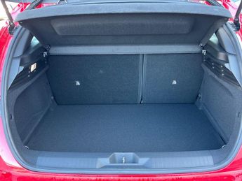 Vauxhall Astra Electric 54kwh Design Hatchback 5dr Electric Auto (156 Ps)
