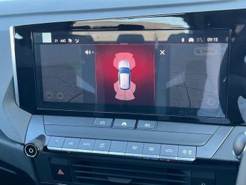 Vauxhall Astra Electric 54kwh Design Hatchback 5dr Electric Auto (156 Ps)