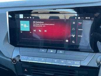 Vauxhall Astra Electric 54kwh Design Hatchback 5dr Electric Auto (156 Ps)