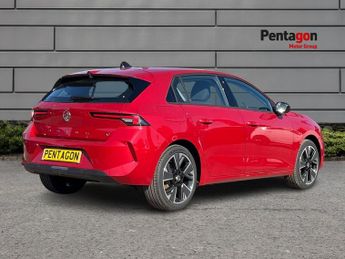 Vauxhall Astra Electric 54kwh Design Hatchback 5dr Electric Auto (156 Ps)
