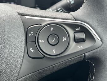 Vauxhall Mokka Electric 50kwh Design Suv 5dr Electric Auto (136 Ps)