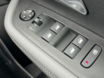 Vauxhall Mokka Electric 50kwh Design Suv 5dr Electric Auto (136 Ps)