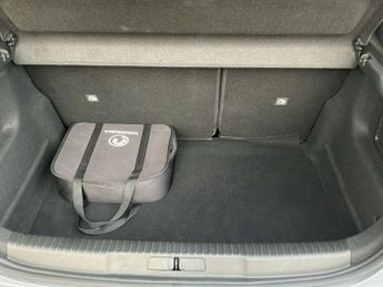 Vauxhall Mokka Electric 50kwh Se Premium Suv 5dr Electric Auto (136 Ps)