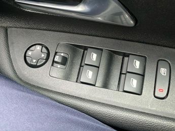 Vauxhall Mokka Electric 50kwh Se Premium Suv 5dr Electric Auto (136 Ps)