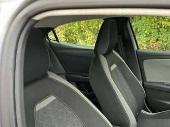 Vauxhall Mokka Electric 50kwh Se Premium Suv 5dr Electric Auto (136 Ps)