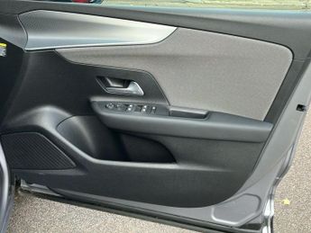 Vauxhall Mokka Electric 50kwh Se Premium Suv 5dr Electric Auto (136 Ps)