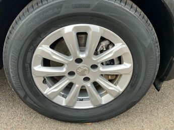 Vauxhall Mokka Electric 50kwh Se Premium Suv 5dr Electric Auto (136 Ps)