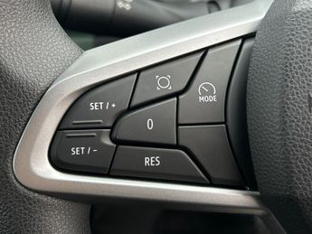 Dacia Spring 65 26.8kwh Extreme Hatchback 5dr Electric Auto (65 ps)