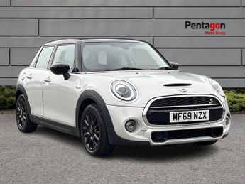 MINI Hatch 2.0 Cooper S Classic Hatchback 5dr Petrol Steptronic Euro 6 (s/s