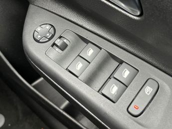 Vauxhall Corsa Electric 50kwh Yes Hatchback 5dr Electric Auto (136 Ps)