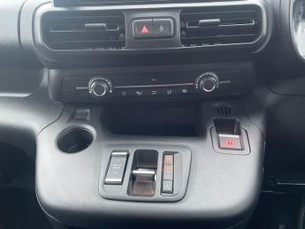 Vauxhall Combo E 2300 50kwh Prime Panel Van 6dr Electric Auto L2 (7.4kw Charger) 