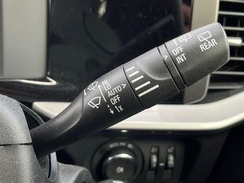 Vauxhall Mokka Electric 50kwh Design Suv 5dr Electric Auto (136 Ps)