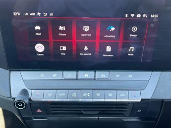 Vauxhall Astra Electric 54kwh Ultimate Sports Tourer 5dr Electric Auto (156 Ps)