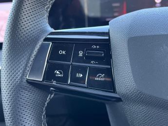 Vauxhall Astra Electric 54kwh Ultimate Sports Tourer 5dr Electric Auto (156 Ps)