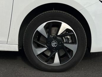 Vauxhall Corsa Electric 50kwh Design Hatchback 5dr Electric Auto (136 Ps)