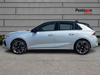 Vauxhall Astra Electric 54kwh Ultimate Hatchback 5dr Electric Auto (156 Ps)
