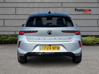Vauxhall Astra Electric 54kwh Ultimate Hatchback 5dr Electric Auto (156 Ps)