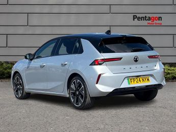 Vauxhall Astra Electric 54kwh Ultimate Hatchback 5dr Electric Auto (156 Ps)