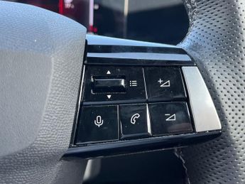 Vauxhall Astra Electric 54kwh Ultimate Hatchback 5dr Electric Auto (156 Ps)