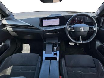 Vauxhall Astra Electric 54kwh Ultimate Hatchback 5dr Electric Auto (156 Ps)