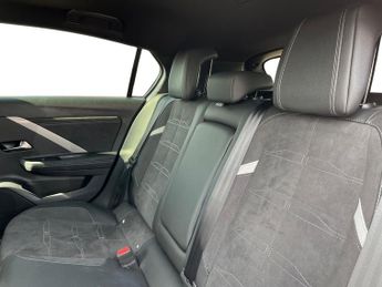 Vauxhall Astra Electric 54kwh Ultimate Hatchback 5dr Electric Auto (156 Ps)