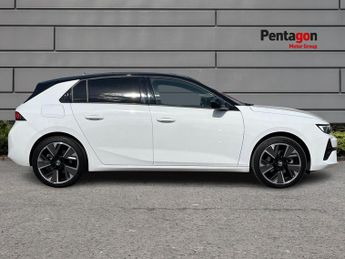 Vauxhall Astra Electric 54kwh Ultimate Hatchback 5dr Electric Auto (156 Ps)