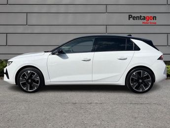 Vauxhall Astra Electric 54kwh Ultimate Hatchback 5dr Electric Auto (156 Ps)