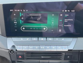 Vauxhall Astra Electric 54kwh Ultimate Hatchback 5dr Electric Auto (156 Ps)