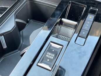 Vauxhall Astra Electric 54kwh Ultimate Hatchback 5dr Electric Auto (156 Ps)