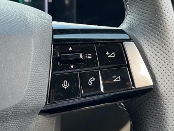 Vauxhall Astra Electric 54kwh Ultimate Hatchback 5dr Electric Auto (156 Ps)