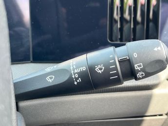 Vauxhall Astra Electric 54kwh Ultimate Hatchback 5dr Electric Auto (156 Ps)