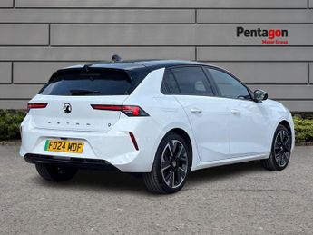 Vauxhall Astra Electric 54kwh Ultimate Hatchback 5dr Electric Auto (156 Ps)