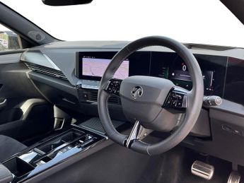 Vauxhall Astra Electric 54kwh Ultimate Hatchback 5dr Electric Auto (156 Ps)