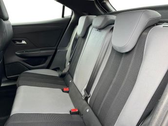 Vauxhall Mokka Electric 50kwh Design Suv 5dr Electric Auto (136 Ps)