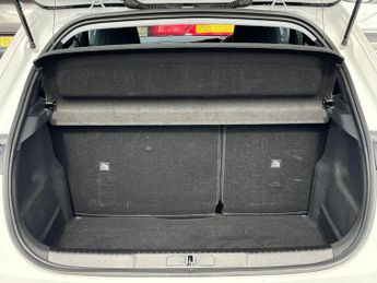Vauxhall Mokka Electric 50kwh Design Suv 5dr Electric Auto (136 Ps)