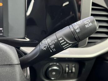 Vauxhall Mokka Electric 50kwh Design Suv 5dr Electric Auto (136 Ps)